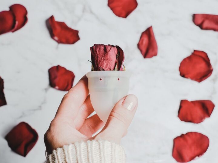 CÓMO ADAPTAR TU ALIMENTACIÓN Y ENTRENAMIENTOA CADA FASE DEL CICLO MENSTRUAL