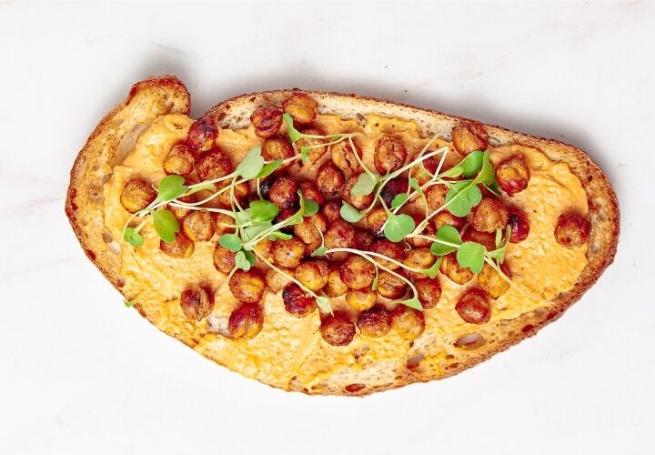 Tostadas con paté de garbanzo